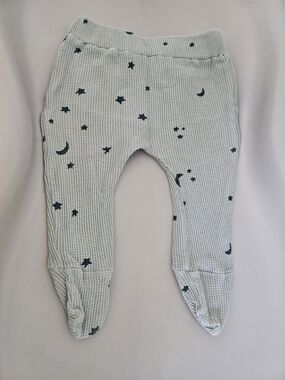 kate quinn Light Gray Waffle Footie Pants - Star & Moon Print